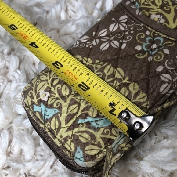 VERA BRADLEY | Quilted Green Floral ID Zip Wallet Wristlet - Picture 6 of 6